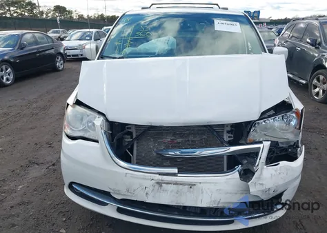 2013 Chrysler Town & Country Touring z USA, uszkodzony, nr VIN 2C4RC1BG5DR631465